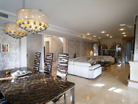 5-bedroom Villa In Torrevieja, Spain (469 M²)