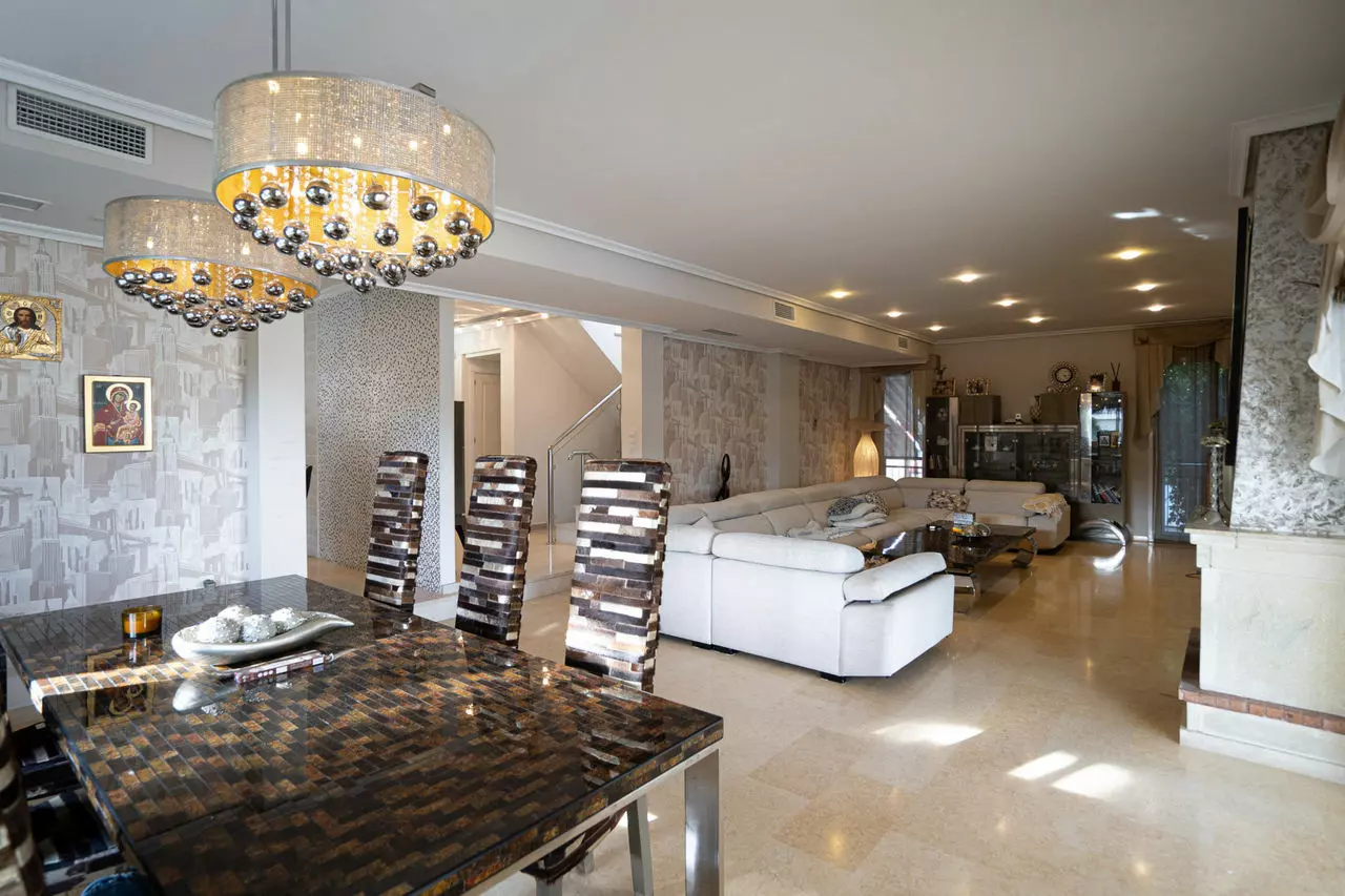 5-bedroom Villa In Torrevieja, Spain (469 M²)