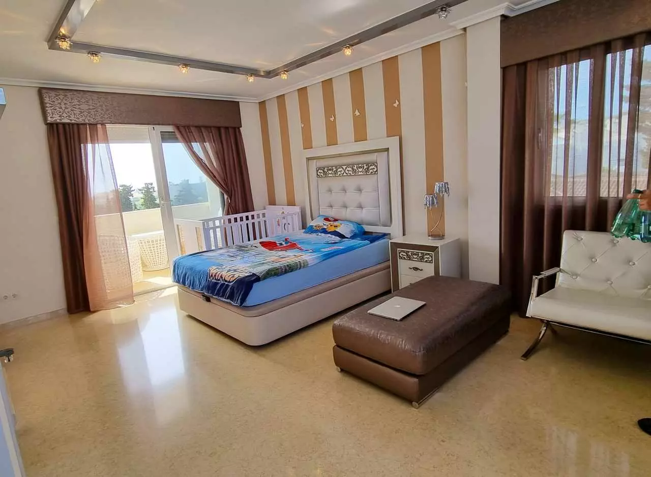 5-bedroom Villa In Torrevieja, Spain (469 M²)