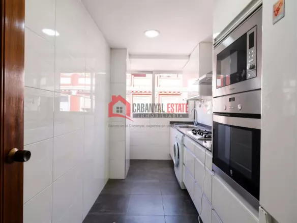3-bedroom Flat In Valencia (92 M²)
