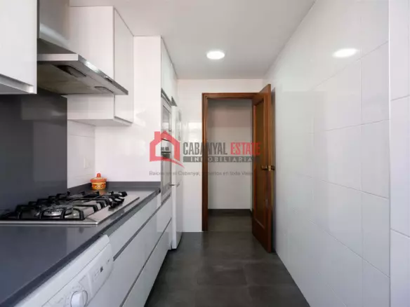 3-bedroom Flat In Valencia (92 M²)