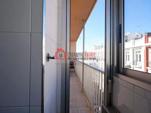 3-bedroom Flat In Valencia (92 M²)