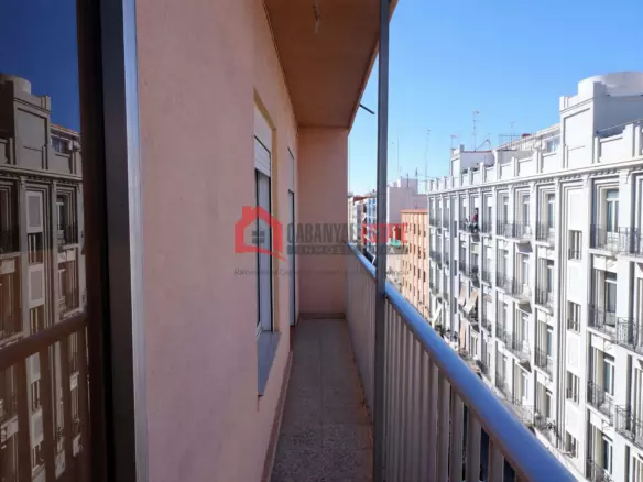 3-bedroom Flat In Valencia (92 M²)