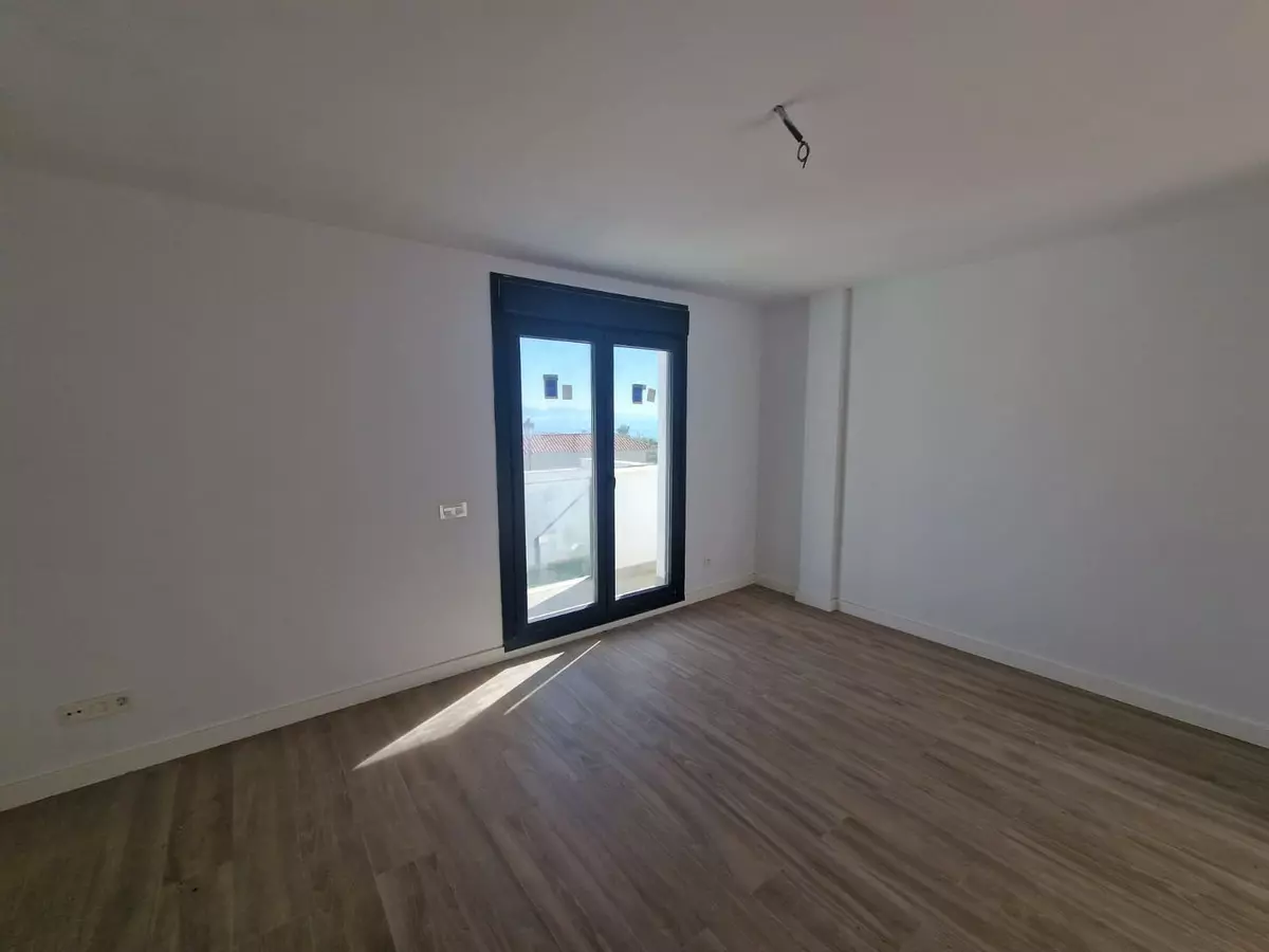 2-bedroom Semi In Manilva, Spain (128 M²)