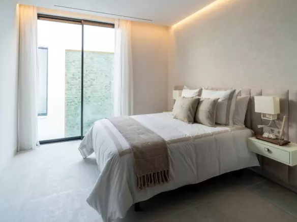 6-bedroom Villa In Estepona, Spain (1.182 M²)