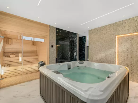 6-bedroom Villa In Benahavis, Spain (1.038 M²)
