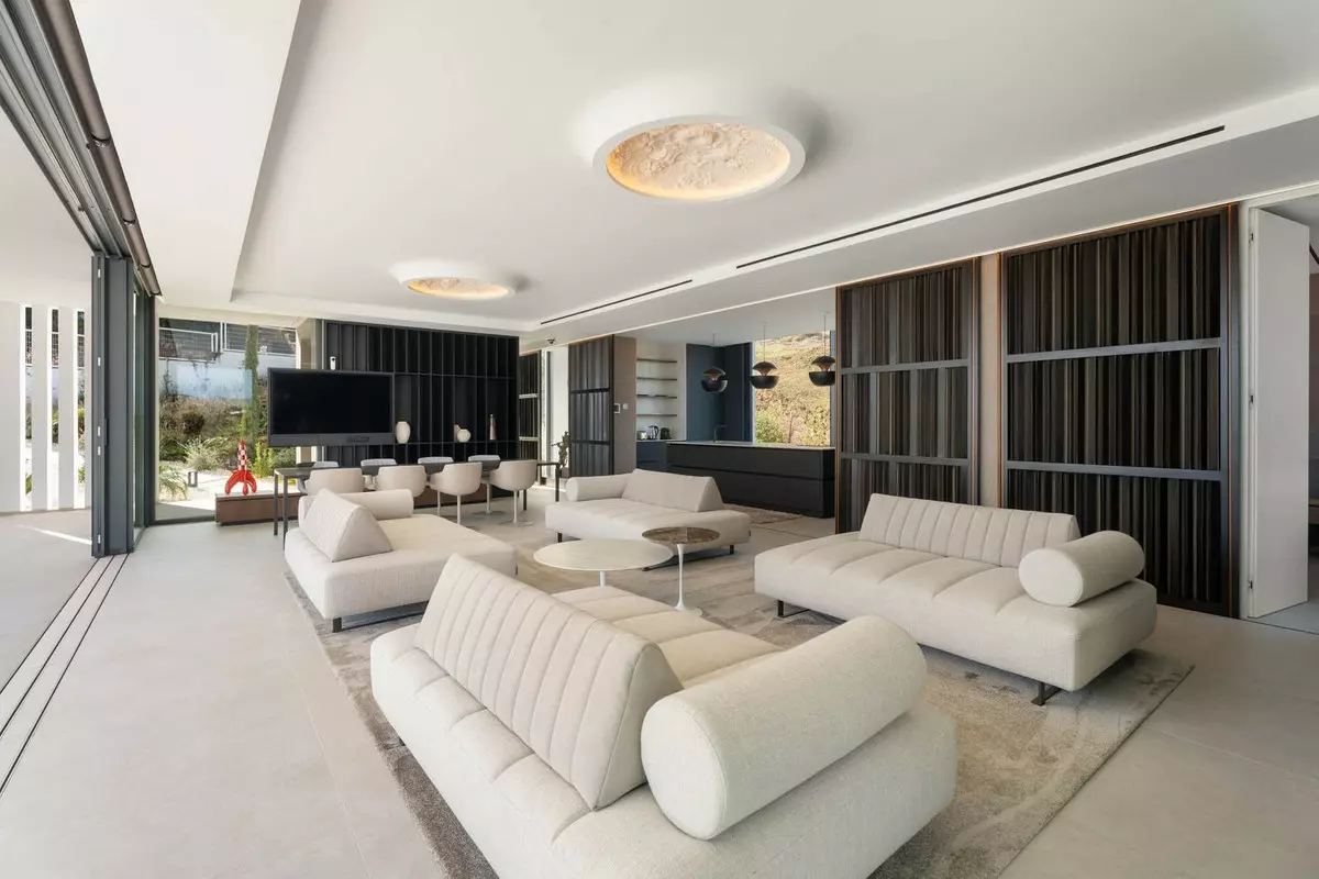 4-bedroom Villa In Mijas, Spain (552 M²)