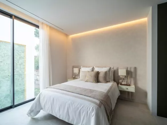 6-bedroom Villa In Estepona, Spain (1.182 M²)