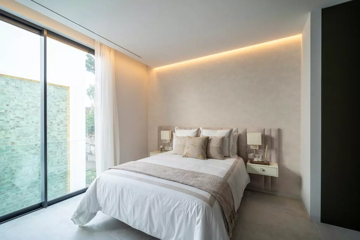 6-bedroom Villa In Estepona, Spain (1.182 M²)