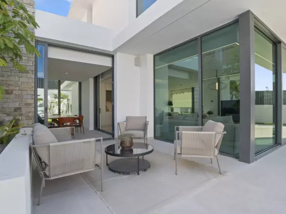3-bedroom Villa In Benidorm, Spain (227 M²)
