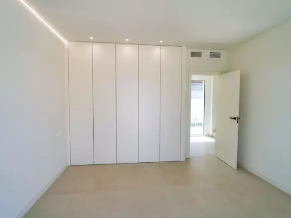 4-bedroom Villa In Alhaurín De La Torre, Spain (259 M²)