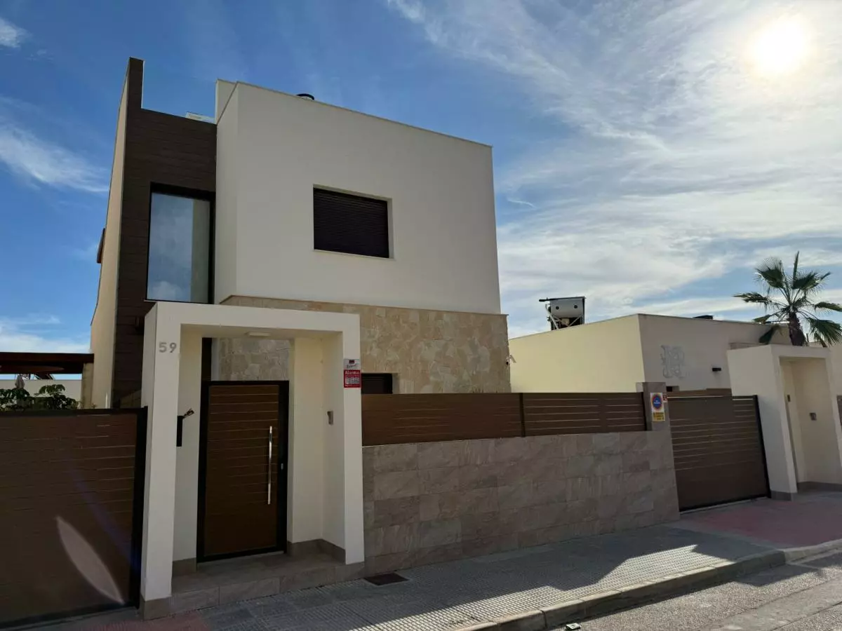 3-bedroom Villa In Los Montesinos, Spain (110 M²)