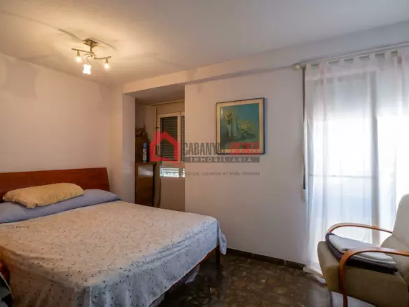 3-bedroom Flat In Valencia (92 M²)