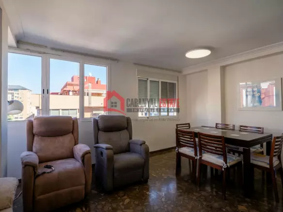 3-bedroom Flat In Valencia (92 M²)