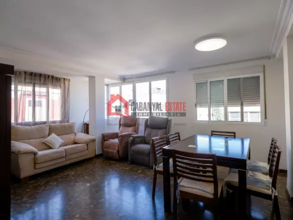 3-bedroom Flat In Valencia (92 M²)