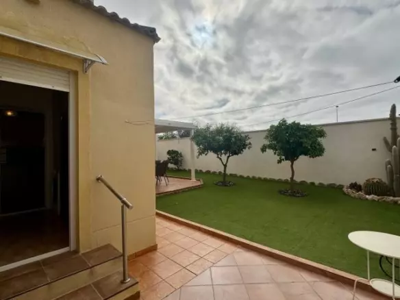 4-bedroom Villa In Torrevieja, Spain (124 M²)