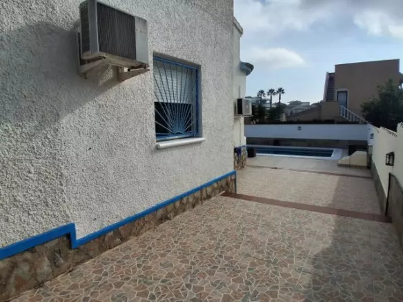5-bedroom Villa In Rojales, Spain (187 M²)