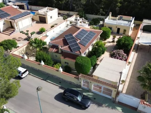 4-bedroom Villa In Orihuela, Spain (161 M²)