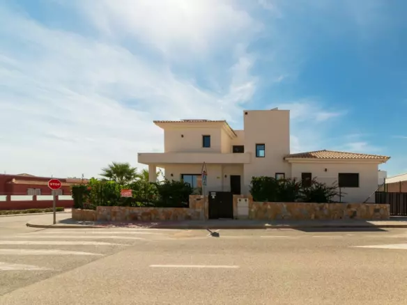 4-bedroom Villa In Los Montesinos, Spain (454 M²)