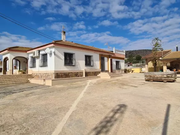 3-bedroom Villa In Orihuela, Spain (330 M²)