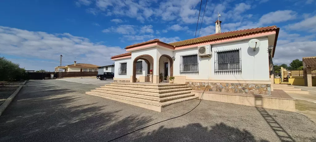 3-bedroom Villa In Orihuela, Spain (330 M²)