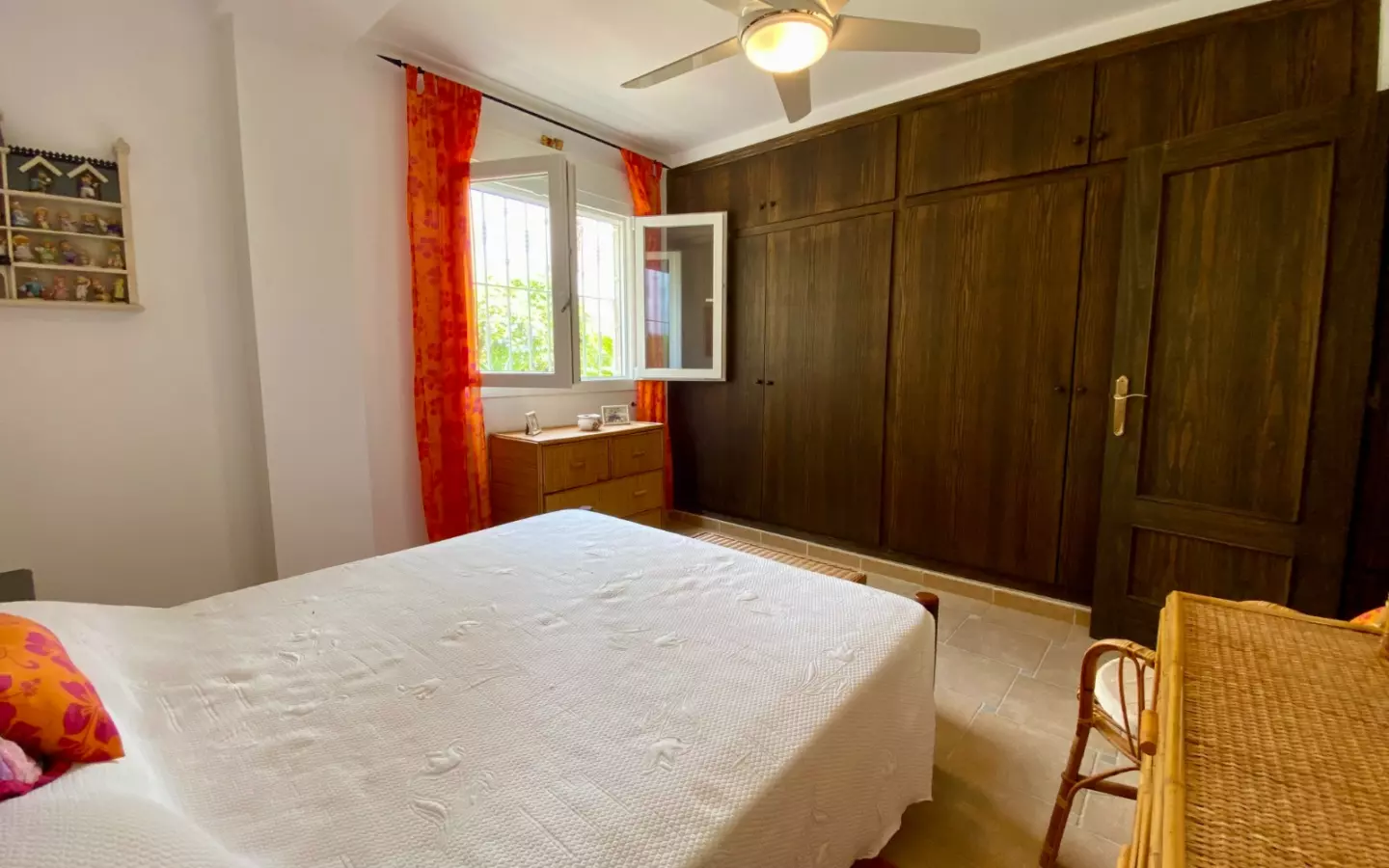 3-bedroom Villa In Algorfa, Spain (274 M²)