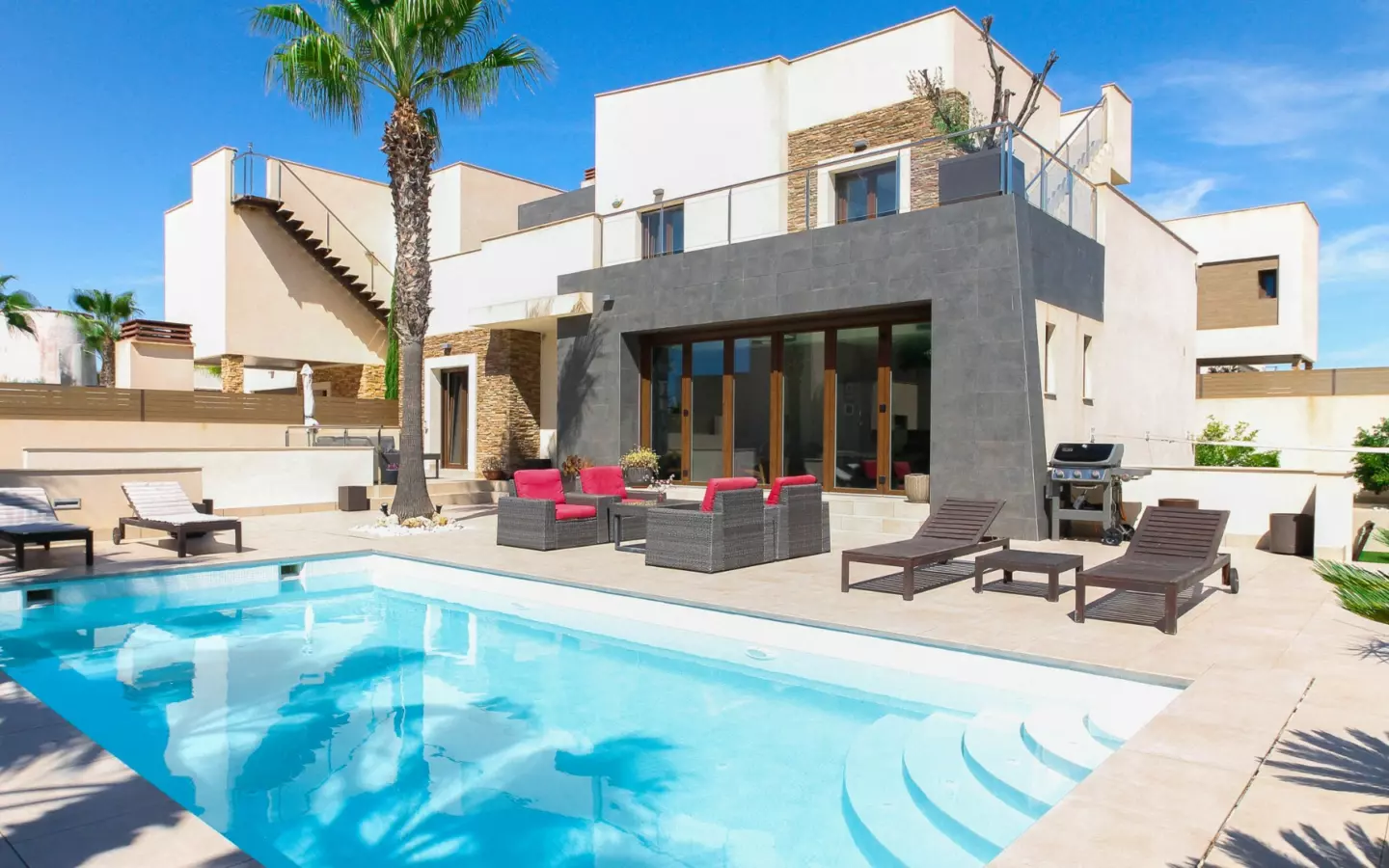 4-bedroom Villa In Torrevieja, Spain (324 M²)