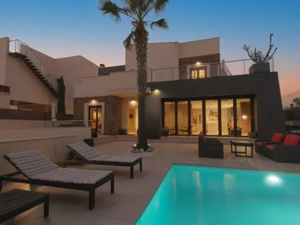 4-bedroom Villa In Torrevieja, Spain (324 M²)