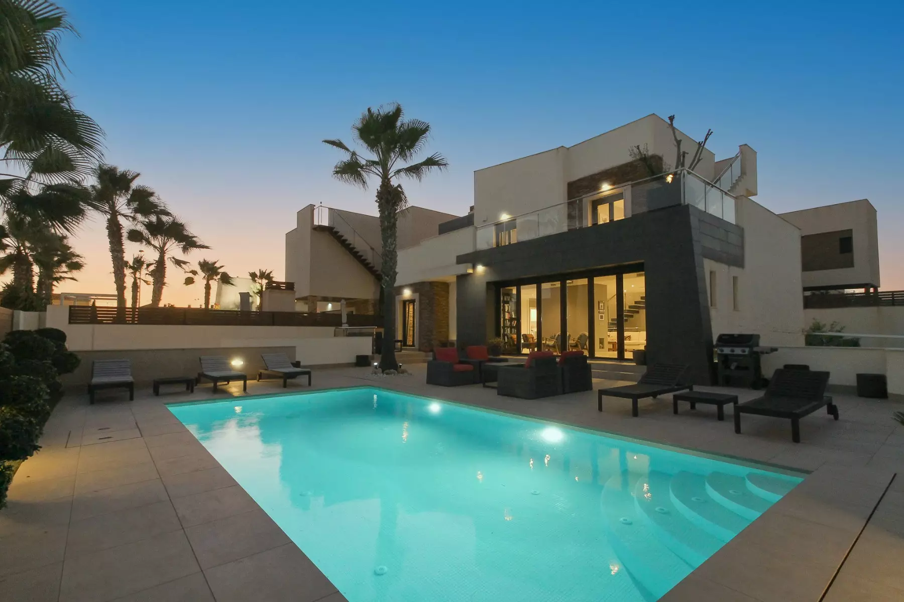 4-bedroom Villa In Torrevieja, Spain (324 M²)