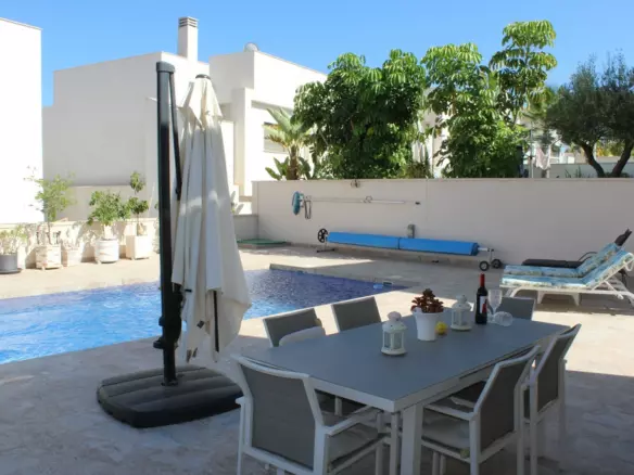 3-bedroom Villa In San Miguel De Salinas, Spain (118 M²)