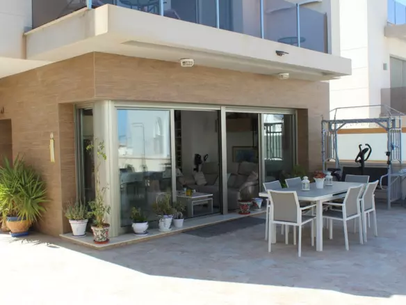 3-bedroom Villa In San Miguel De Salinas, Spain (118 M²)