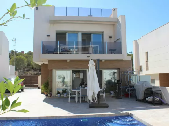 3-bedroom Villa In San Miguel De Salinas, Spain (118 M²)