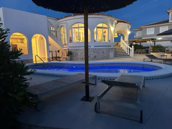 3-bedroom Villa In Torrevieja, Spain (151 M²)