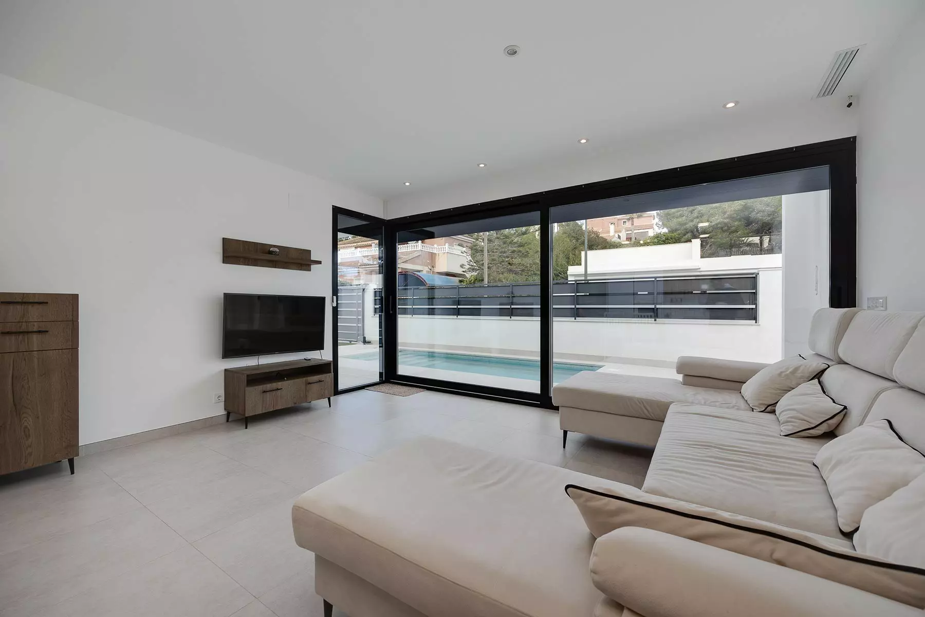 3-bedroom Villa In Orihuela, Spain (111 M²)