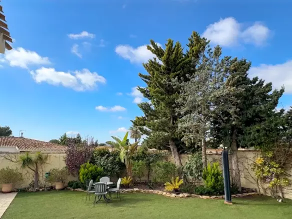 7-bedroom Villa In Pilar De La Horadada, Spain (450 M²)