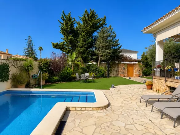 7-bedroom Villa In Pilar De La Horadada, Spain (450 M²)