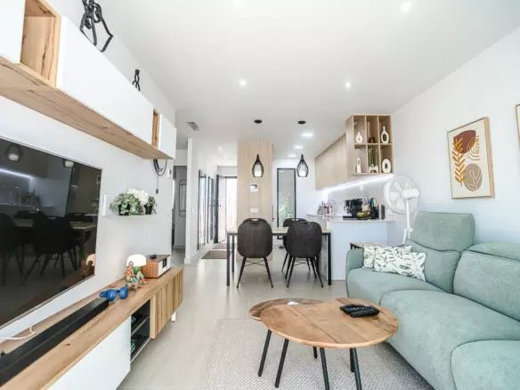 3-bedroom Apartment In Torrevieja, Spain (138 M²)