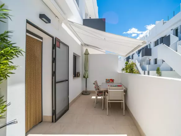 3-bedroom Apartment In Torrevieja, Spain (138 M²)