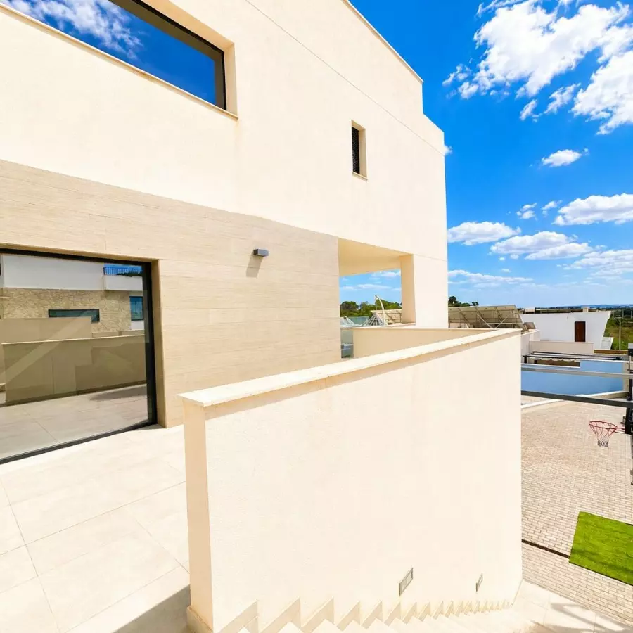 4-bedroom Villa In Benijofar, Spain (319 M²)