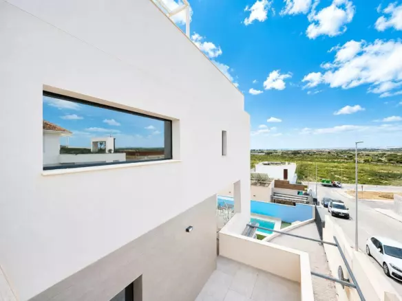 4-bedroom Villa In Benijofar, Spain (319 M²)