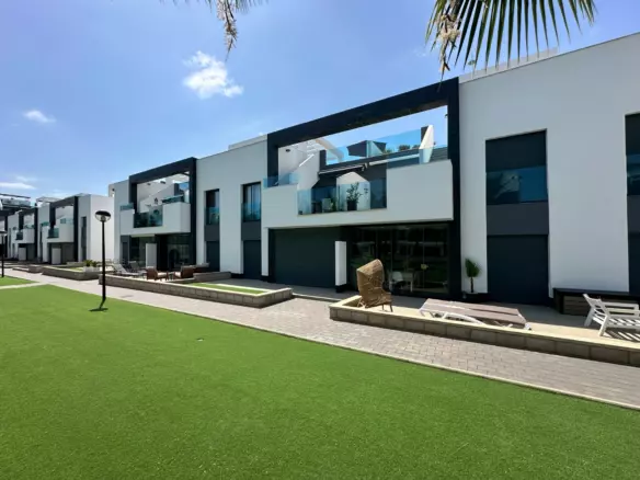 2-bedroom Apartment In Guardamar Del Segura, Spain (75 M²)