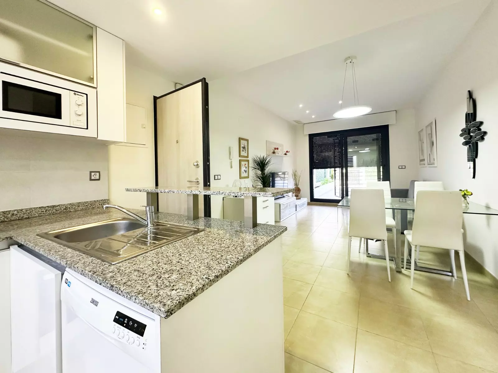 2-bedroom Apartment In Santa Pola, Spain (91 M²)