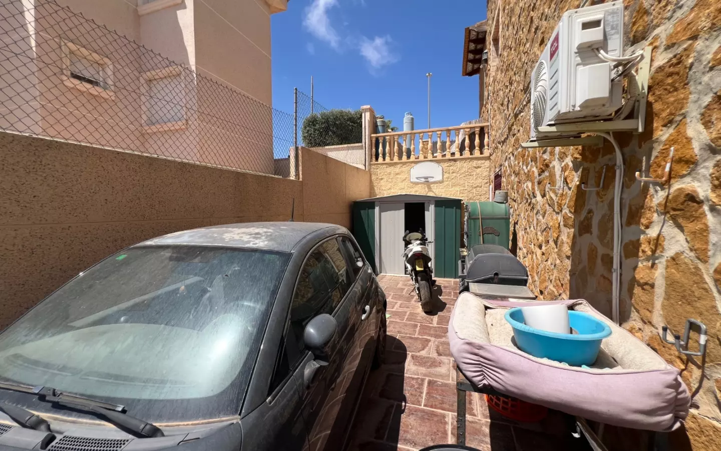 6-bedroom Villa In San Fulgencio, Spain (323 M²)