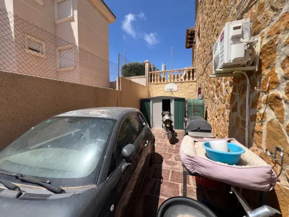 6-bedroom Villa In San Fulgencio, Spain (323 M²)