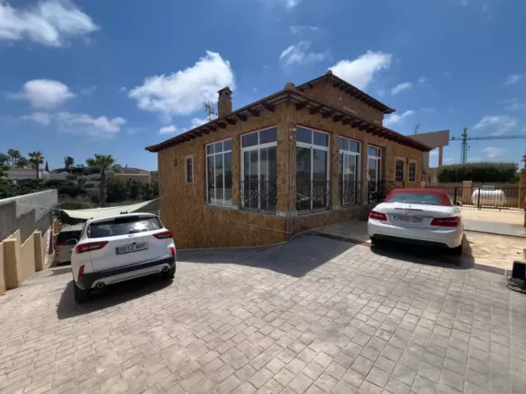 6-bedroom Villa In San Fulgencio, Spain (323 M²)