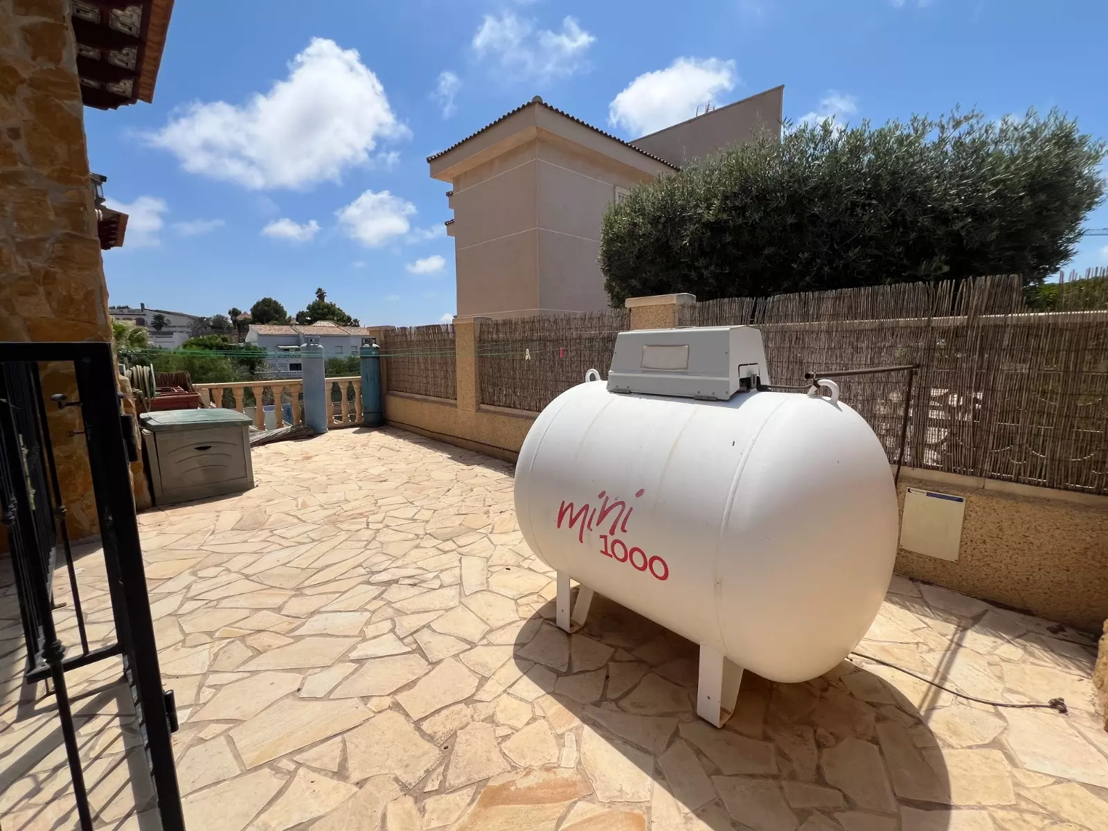 6-bedroom Villa In San Fulgencio, Spain (323 M²)