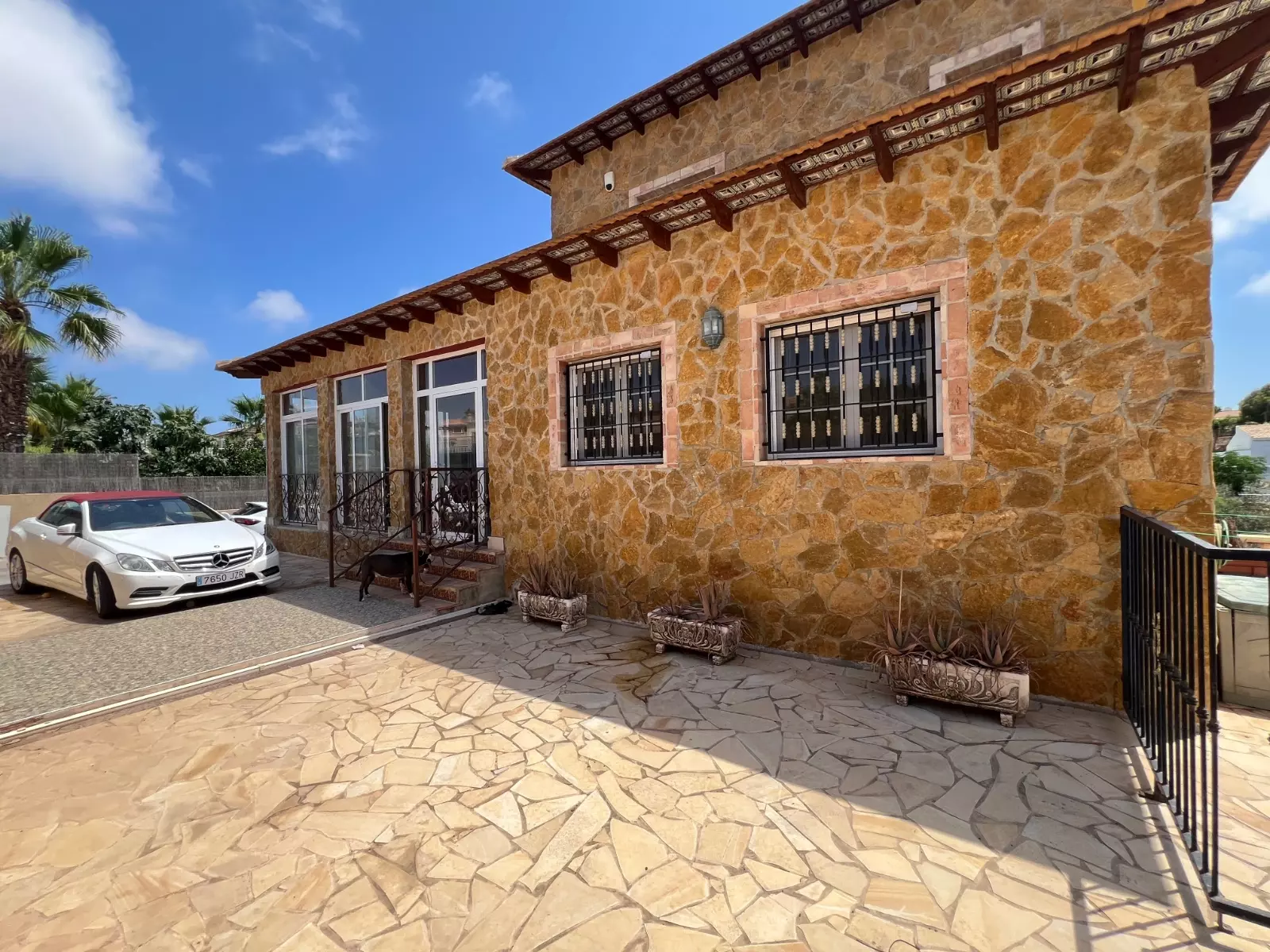 6-bedroom Villa In San Fulgencio, Spain (323 M²)