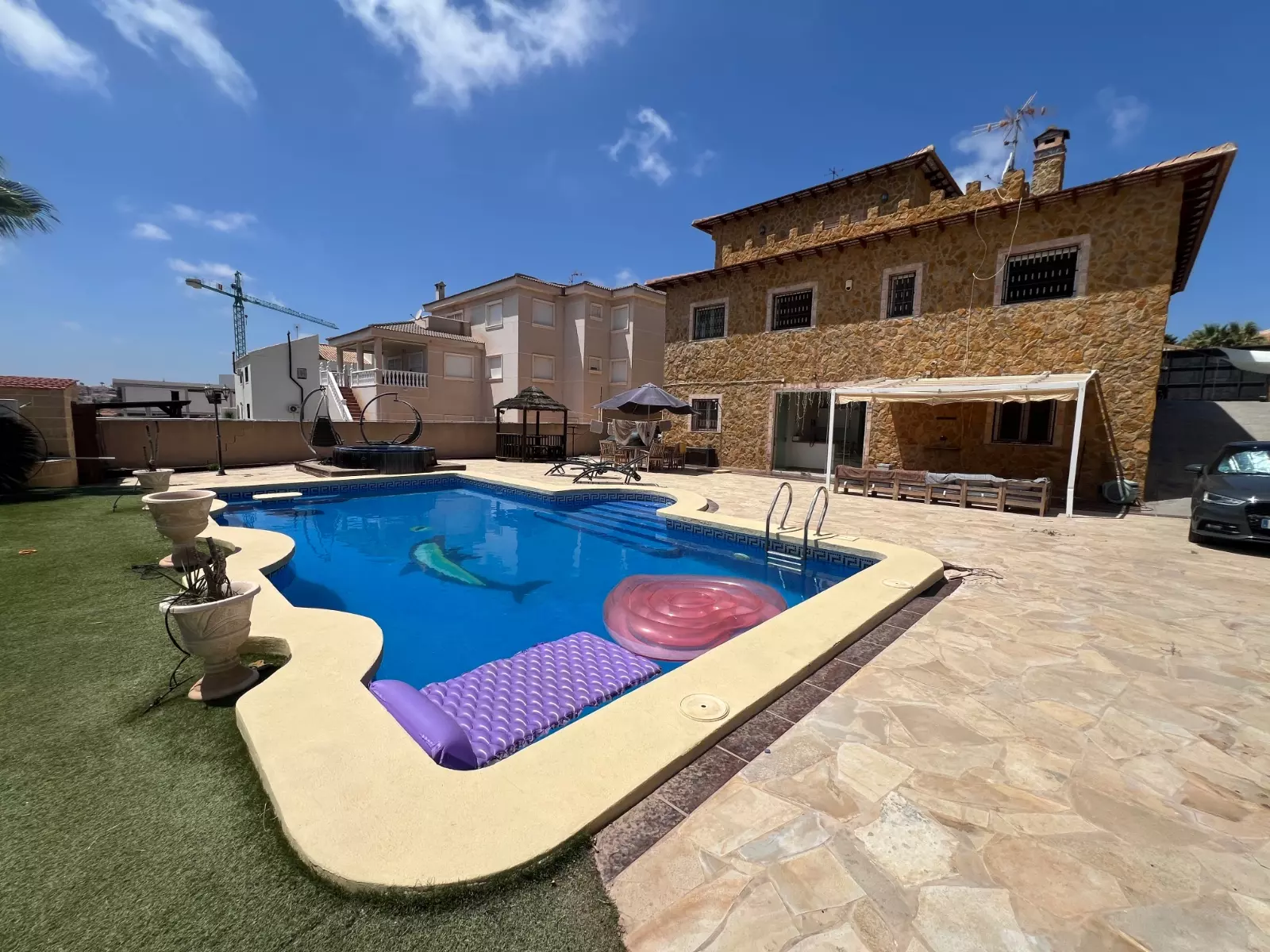 6-bedroom Villa In San Fulgencio, Spain (323 M²)