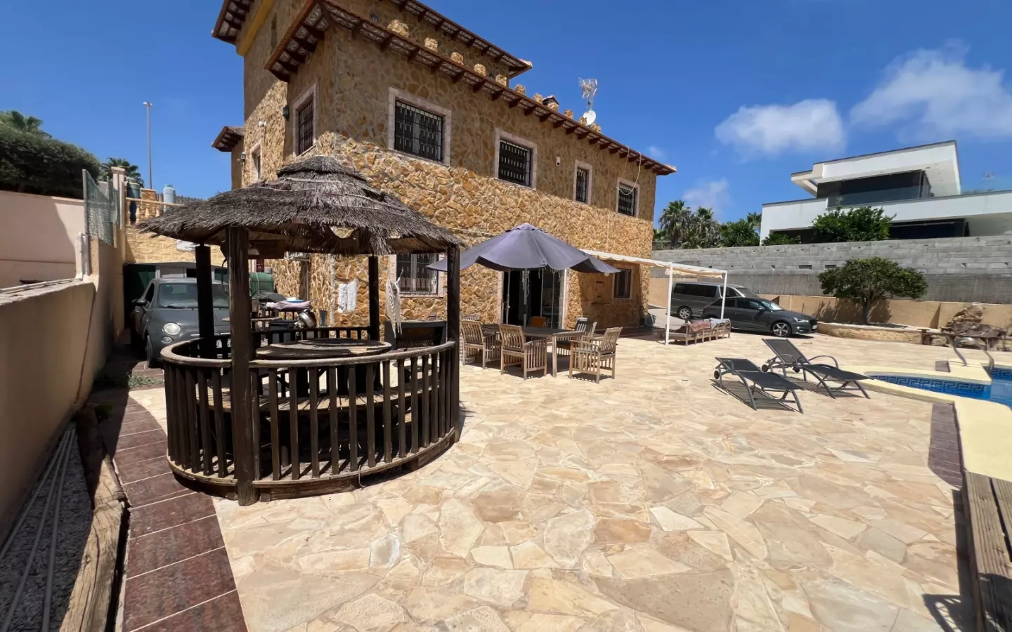 6-bedroom Villa In San Fulgencio, Spain (323 M²)