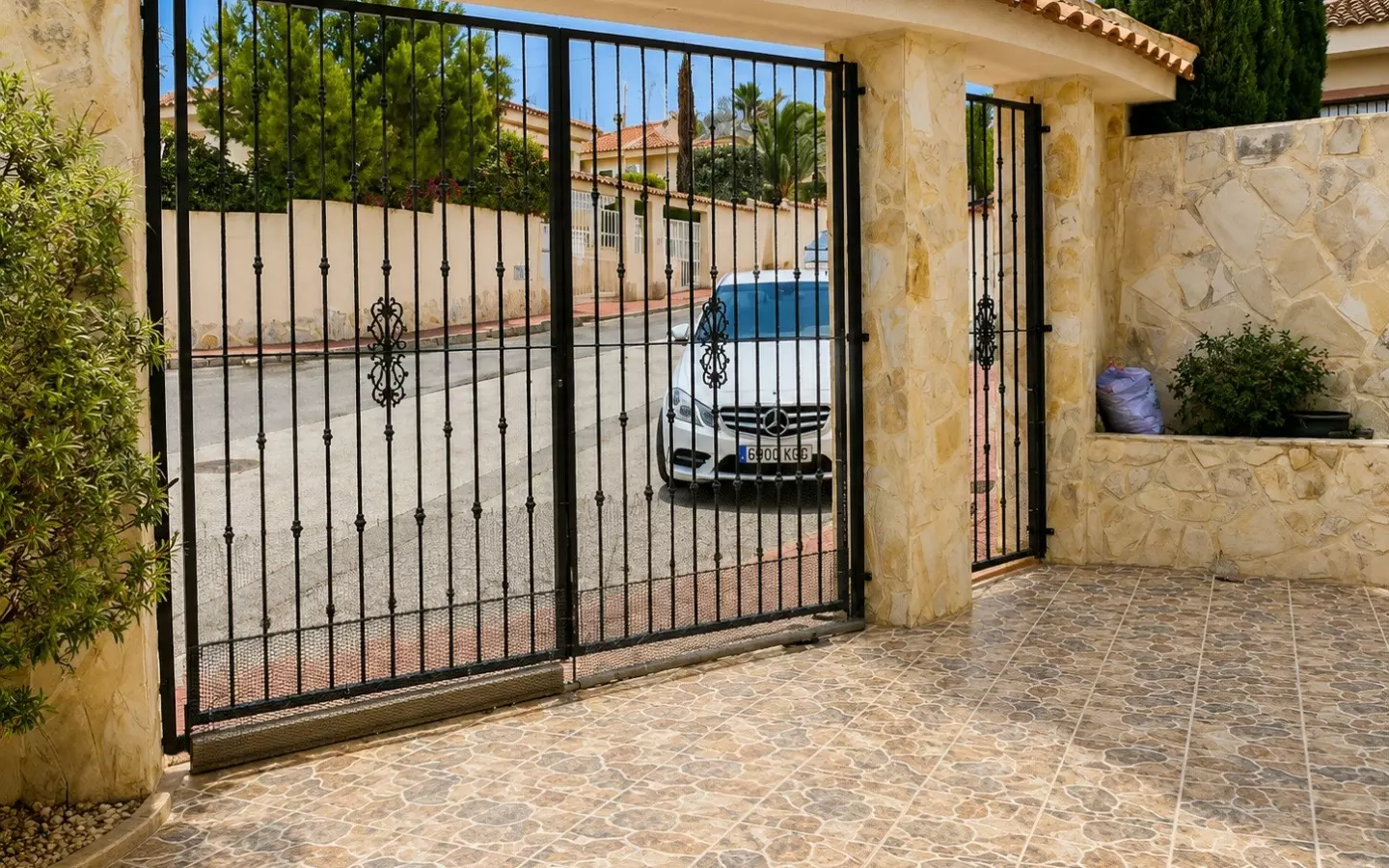4-bedroom Villa In Rojales, Spain (175 M²)